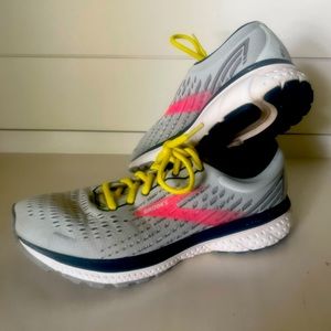 Brooks Ghost 13 Women shoe size 7.5